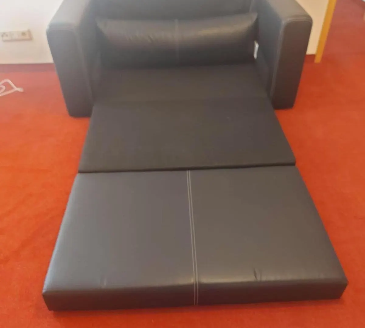 2 Bedrooms, 2 Baths House With A Living Room An Upstairs Reception Rea Vienna 0*,  Austria