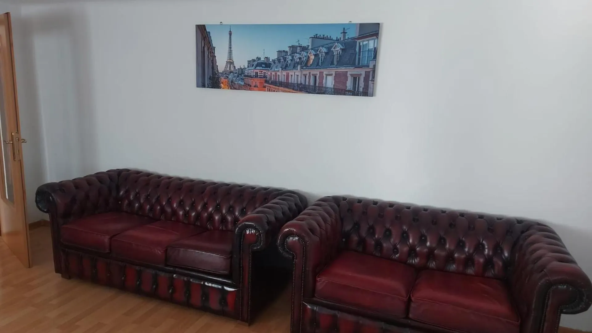 Holiday home 2 Bedrooms, 2 Baths House With A Living Room An Upstairs Reception Rea Vienna