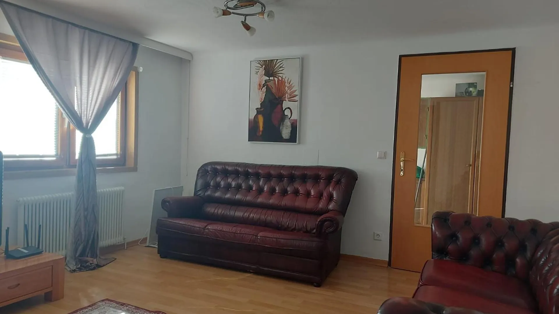 2 Bedrooms, 2 Baths House With A Living Room An Upstairs Reception Rea Vienna 0*,  Austria