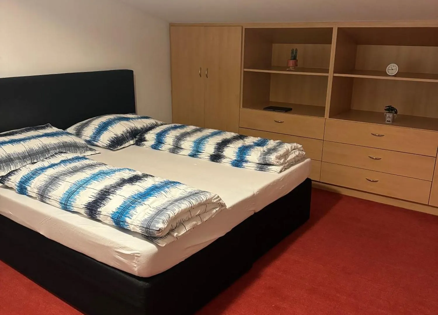 2 Bedrooms, 2 Baths House With A Living Room An Upstairs Reception Rea Vienna Holiday home